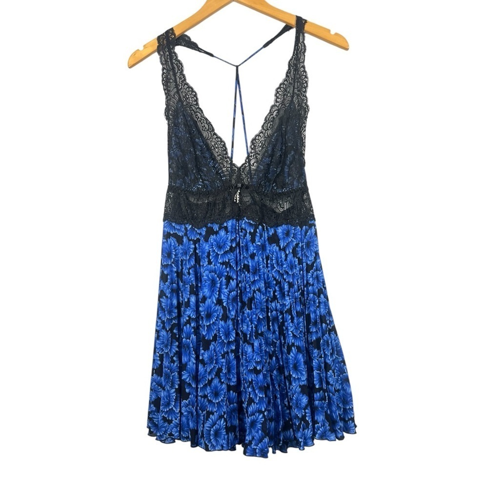 Seductive Wear by Cinema Etoile Dark Floral and Lace Mini Slip V Neck Dress M